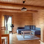 Farkaskutvoelgy Apartment Felsőtold