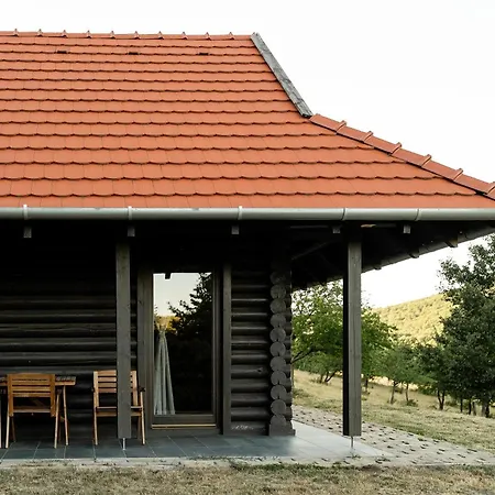 Farkaskutvoelgy * Felsőtold